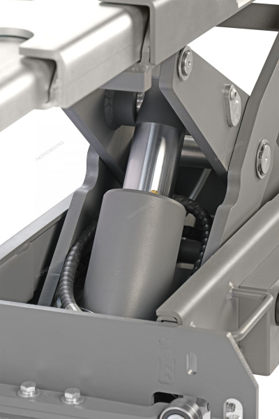 Траверса пневмогидравлическая г/п 4т. N443GA Траверса пневмогидравлическая г/п 4т. N443GA