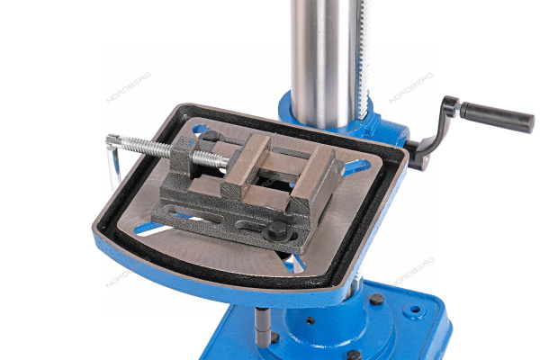 Станок сверлильный с тисками, 600 Вт, 16 мм, 12 скоростей ND1667 Станок сверлильный с тисками, 600 Вт, 16 мм, 12 скоростей ND1667