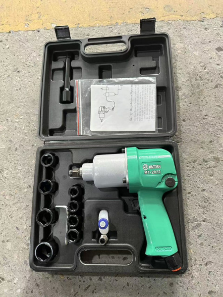Гайковерт пневматический ударный 1/2" Twin Hammer 720Нм с головками MAOTIAN МТ-2822 Гайковерт пневматический ударный 1/2" Twin Hammer 720Нм с головками MAOTIAN МТ-2822
